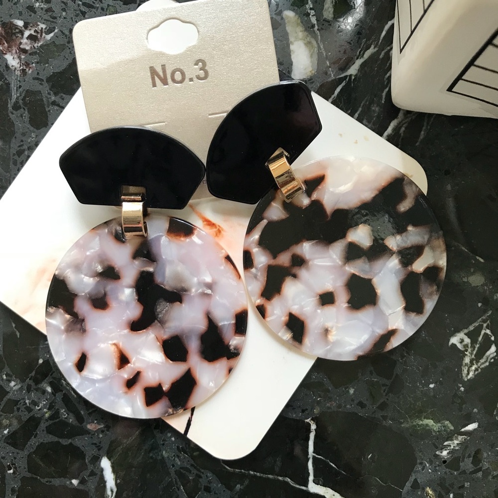 Geometric Tortoise Acrylic Dangle Earrings - Picture 2 of 3
